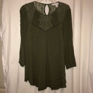 Green Quarter Length Sleeve Maternity Shirt